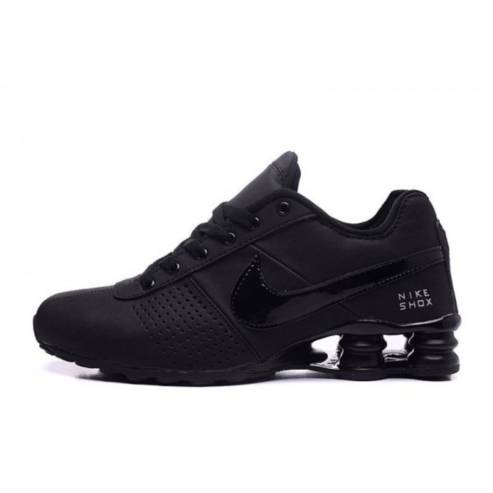 Boys Black Nike Shox Size 6